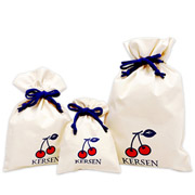 2色で印刷されたバッグ