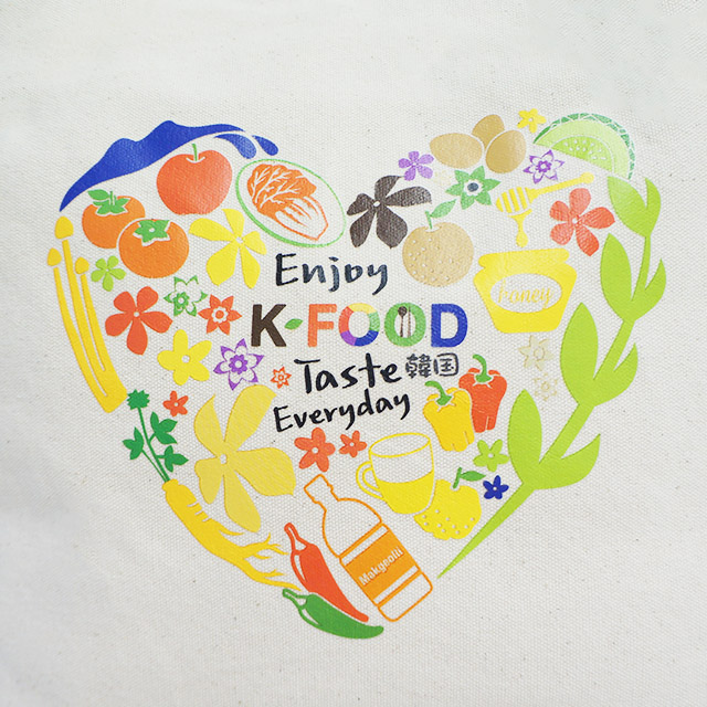 オリジナルコットンバッグの熱転写印刷部分を拡大した様子