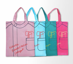 福岡保健学院様のオリジナル不織布バッグ