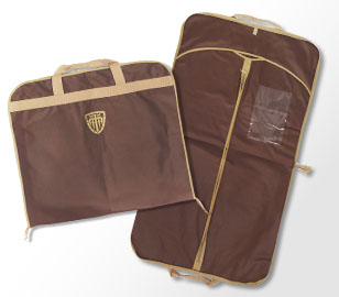 不織布製のガーメントバッグ